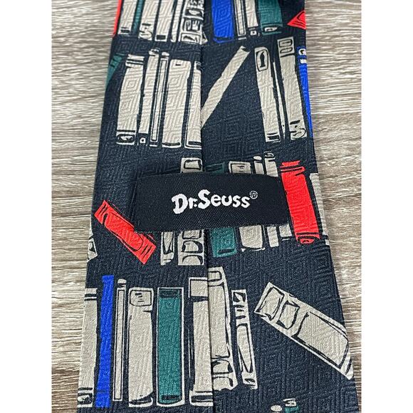 Dr.‎ Seuss Vintage Library Bookshelf Tie Necktie Cat in the Hat Novelty Menswear - Picture 2 of 9